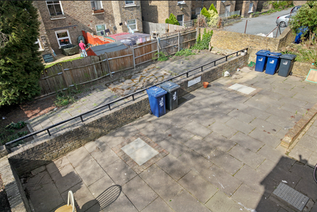 1 bedroom in a house share to rent - Photo 3