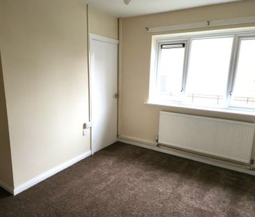 2 bedroom maisonette to rent - Photo 2