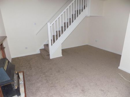 2 bedroom terraced house to rent - Photo 2