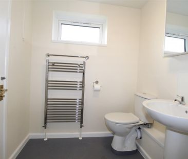 2 Bedroom Maisonette - Garden To Let - Photo 1