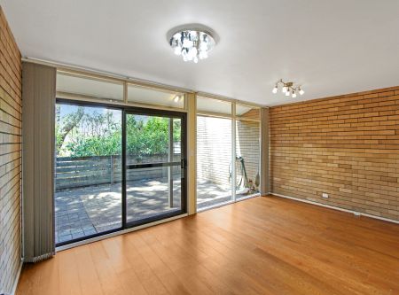 Well Maintained Townhouse with Convenience! Move in Now! - Photo 3