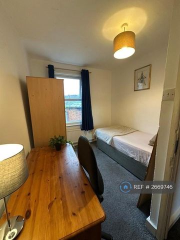 1 bedroom in a house share to rent - Photo 5