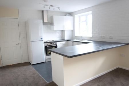 2 bedroom flat to rent - Photo 4