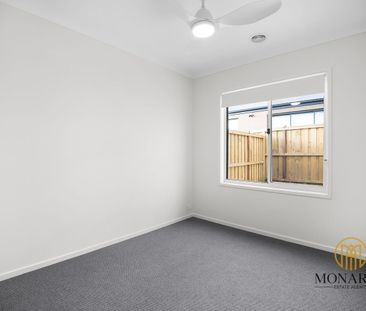 Modern Family Home in Truganina - Photo 5