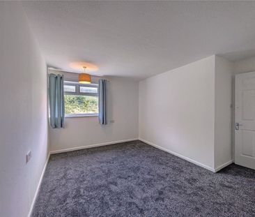 3 bed terraced house to rent in Moorcock Close, Middlesbrough, TS6 - Photo 3