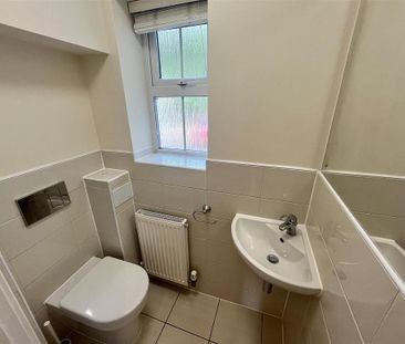 3 bedroom end of terrace house to rent - Photo 6