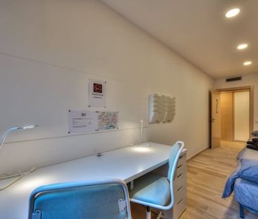 Travessera de Gràcia, Barcelona, Catalonia 08021 - Photo 4