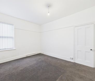 Parkfield Drive, Wallasey, 3 bedroom, Flat - Photo 6