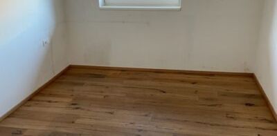 Moderne ausgestattete 3 Zimmer Wohnung mit neuwertiger Küche - Photo 2
