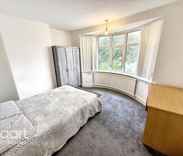 1 bedroom in a house share to rent - Photo 2