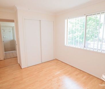 Spacious & Secure Townhouse in Prime Sunnybank Hills Location - Photo 5