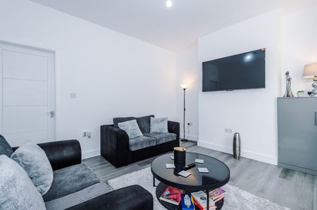 2 Bed Detached House, Beeston Street, M9 - Photo 2