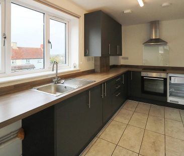 2 bedroom end of terrace house to rent - Photo 4