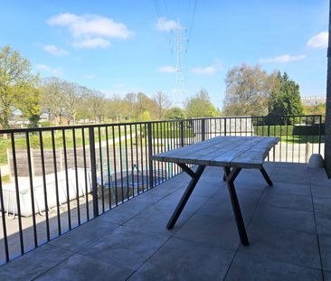 Appartement met 2 slaapkamers en mooi terras. - Photo 1