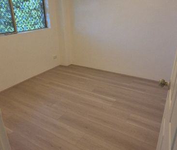 DOUBLE TANDEM - 2 CAR LOCK UP GARAGE - 2 BEDROOM - 2 STOREY TOWNHOUSE - Photo 5