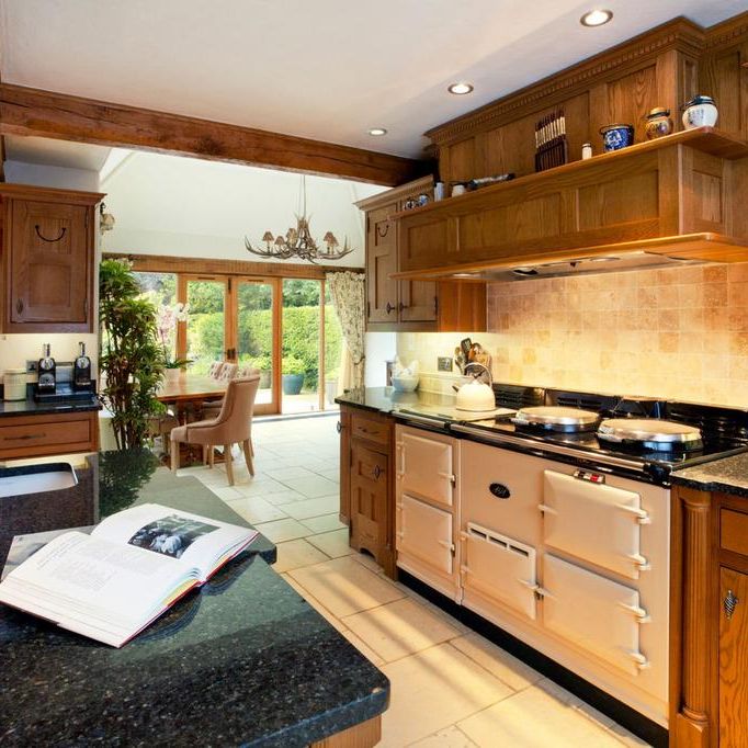 6 bedroom detached house to rent - Photo 1