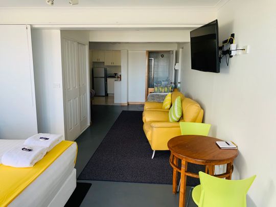 Waterfront, Fully furnished 1 Bedroom unit- Utilities included - Photo 1