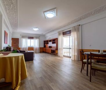 Room for rent in 3-bedroom apartment in Pera de Baixo - Photo 6