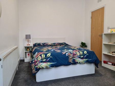 1 bedroom in a house share to rent - Photo 4