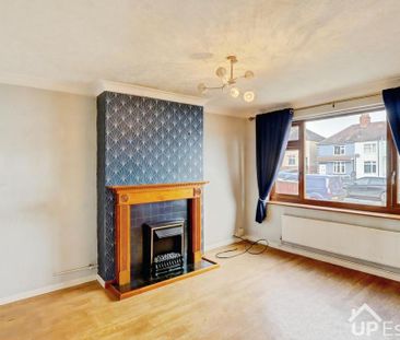 3 bedroom end of terrace house to rent - Photo 1