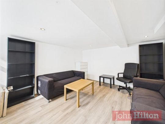 5 bedroom terraced house to rent - Photo 1