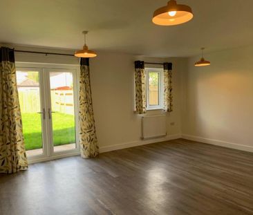3 bedroom semi-detached house to rent - Photo 5