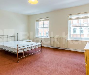 Fantastic spacious two bed by Goodge St Station - Photo 5