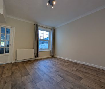 Dyer Road, SO15 - Photo 4