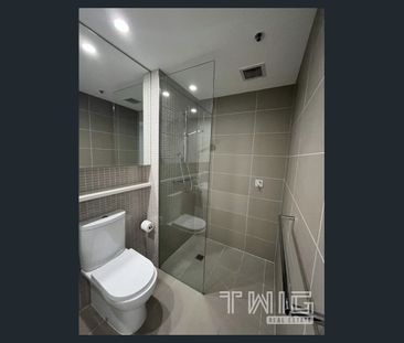 Stunning One Bedroom Apartment - Photo 5