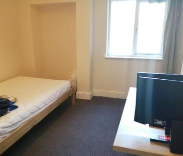 2 bedroom flat to rent - Photo 6