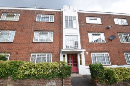 2 Bedroom Flat To Rent in Westbourne - £1,343 pcm Tenancy Info - Photo 2