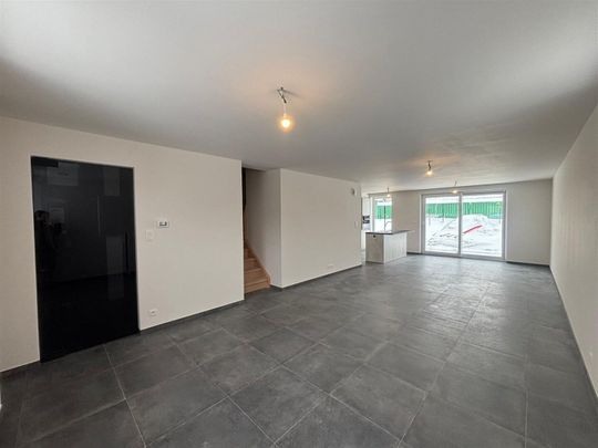 Rustiggelegen, hoogwaardig afgewerkte nieuwbouwwoning nabij het centrum! - Photo 1