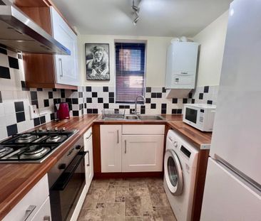 2 bedroom flat to rent - Photo 4