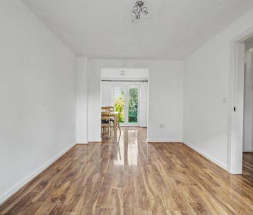 3 bedroom link detached house to rent - Photo 2