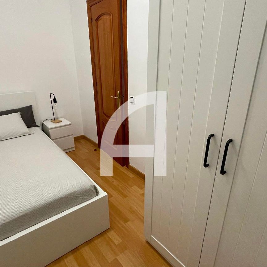 Piso de alquiler en Carrer Lluis Companys, Sant Pere, Sta. Caterina i la Ribera - Photo 1