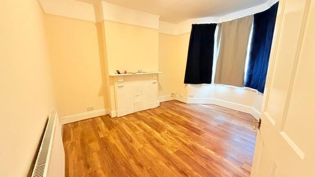 4 bedroom terraced house to rent - Photo 1