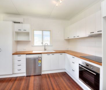 60 Seagull Avenue, Mermaid Beach QLD 4218 - House For Rent | Domain - Photo 3