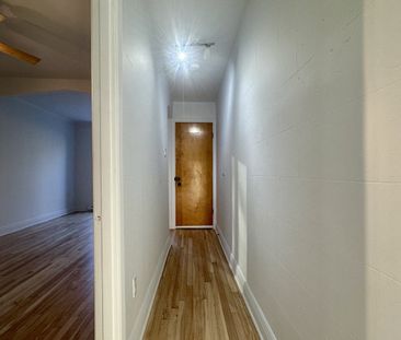 Promenade Masson : logement d'une chambre en pièce double, offert e... - Photo 4