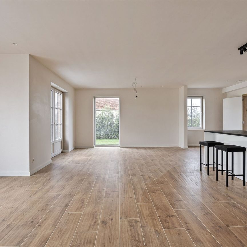 Uitzonderlijke nieuwbouwwoning in landelijke stijl - Foto 1