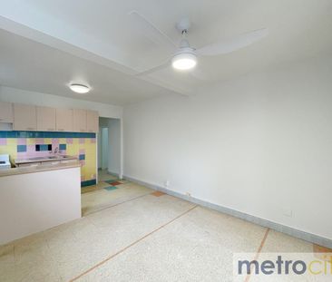 ONE BEDROOM + STUDY IN PRIME LOCATION - Photo 3