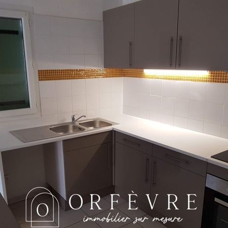 Maison a louer - 3 chambres - Garage & jardin, - Photo 4