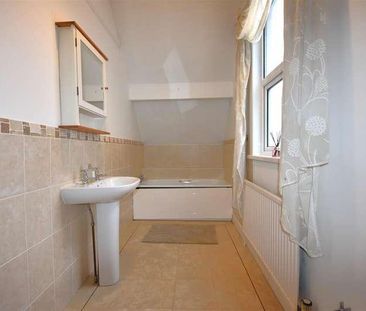 Highwalls Avenue, Dinas Powys, Vale Of Glamorgan, CF64 - Photo 1