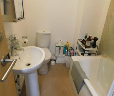 5 bedroom flat to rent - Photo 1