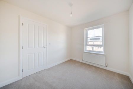 Ilex Drive, Fiddington Fields, Tewkesbury, Gloucestershire - Photo 5