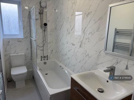 2 bedroom terraced house to rent - Photo 5