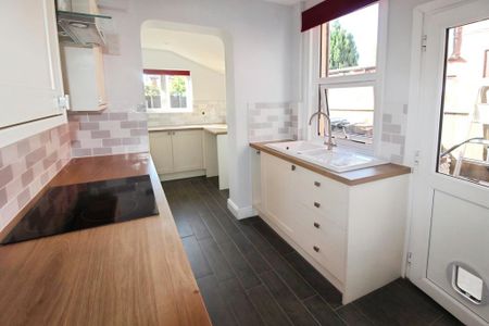 2 bedroom terraced house to rent - Photo 3