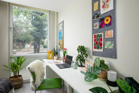 Double Partly Accessible Ensuite - Photo 5