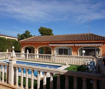 Luxury 4 room Detached House for rent in Albatera, Spain - Photo 4