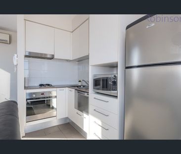 Fully furnished one bedroom apartment with fabulous coastal views f... - Photo 4