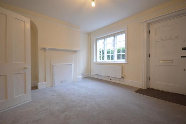 3 bedroom end of terrace house to rent - Photo 1